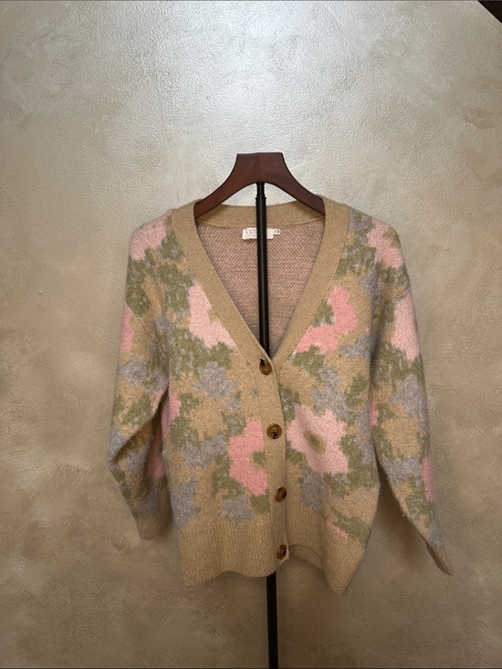 Astr Sweaters - ASTR The Label Floral Pattern V‑Neck Cardigan sz XS
